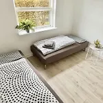 Stunning & Renovated 130sqm Only 5 Min By Car From Sandy Beaches וילה