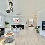 Stunning & Renovated 130sqm Only 5 Min By Car From Sandy Beaches וילה Åkirkeby