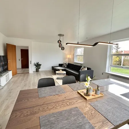 빌라 Stunning & Renovated 130sqm Only 5 Min By Car From Sandy Beaches Åkirkeby