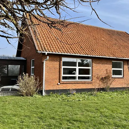 Stunning & Renovated 130sqm Only 5 Min By Car From Sandy Beaches