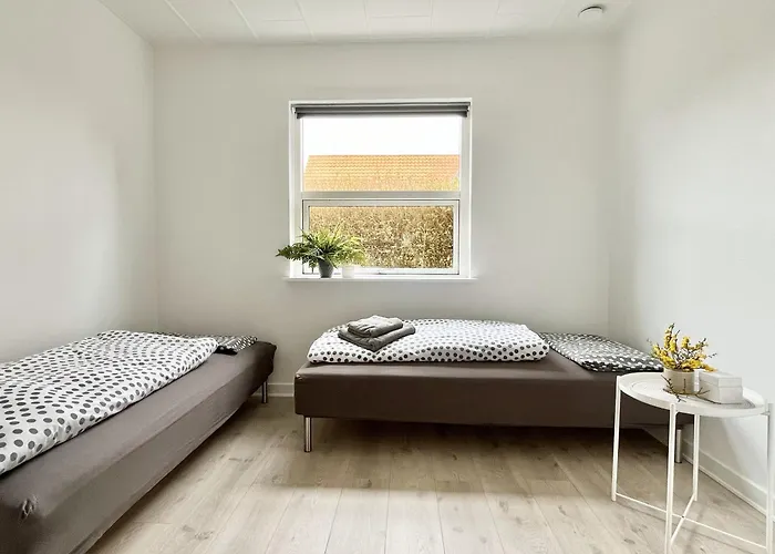 Villa Stunning & Renovated 130sqm Only 5 Min By Car From Sandy Beaches *