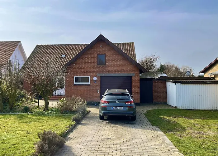 Villa Stunning & Renovated 130sqm Only 5 Min By Car From Sandy Beaches