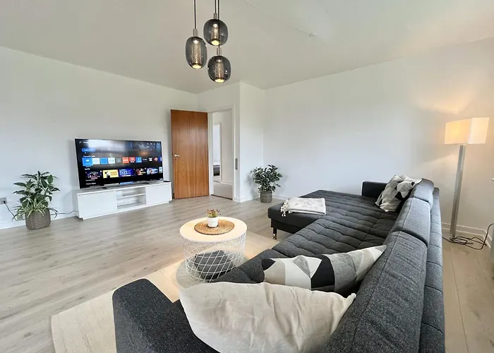 Villa Stunning & Renovated 130sqm Only 5 Min By Car From Sandy Beaches *